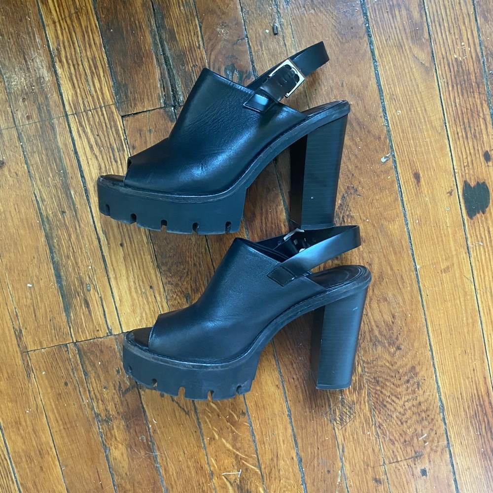 Chunky black leather sandals with heel Sz 8-8.5